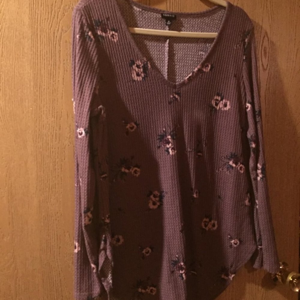 Torrid size 0 long sleeve shirt NWOT